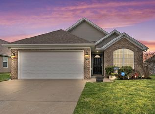 127 Meadowcrest Dr, Georgetown, KY 40324