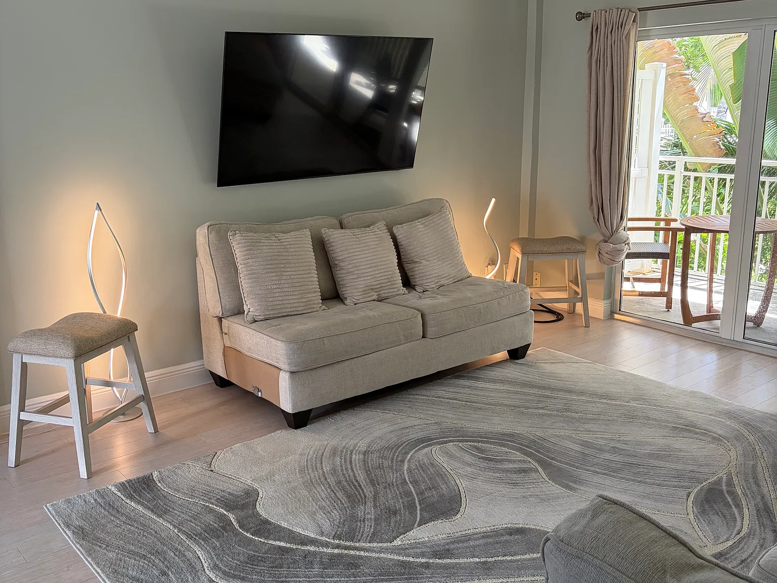 1 bed, 702 sqft, $3,500 — Photo 3