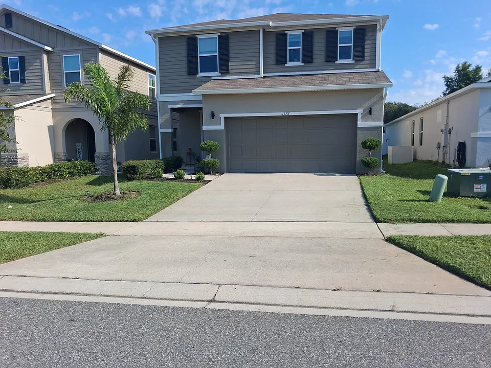 1176 Papaya Cir