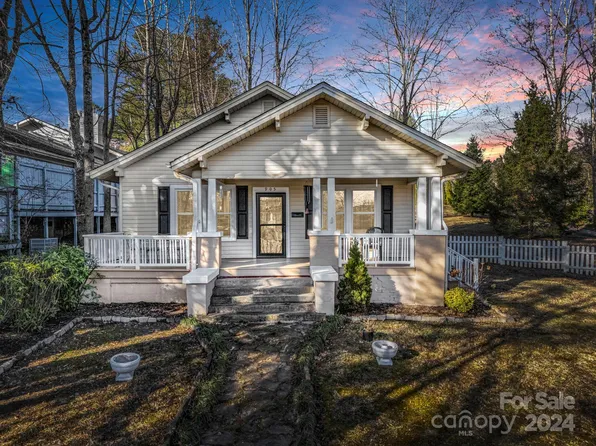 905 Kanuga Rd, Hendersonville, NC 28739