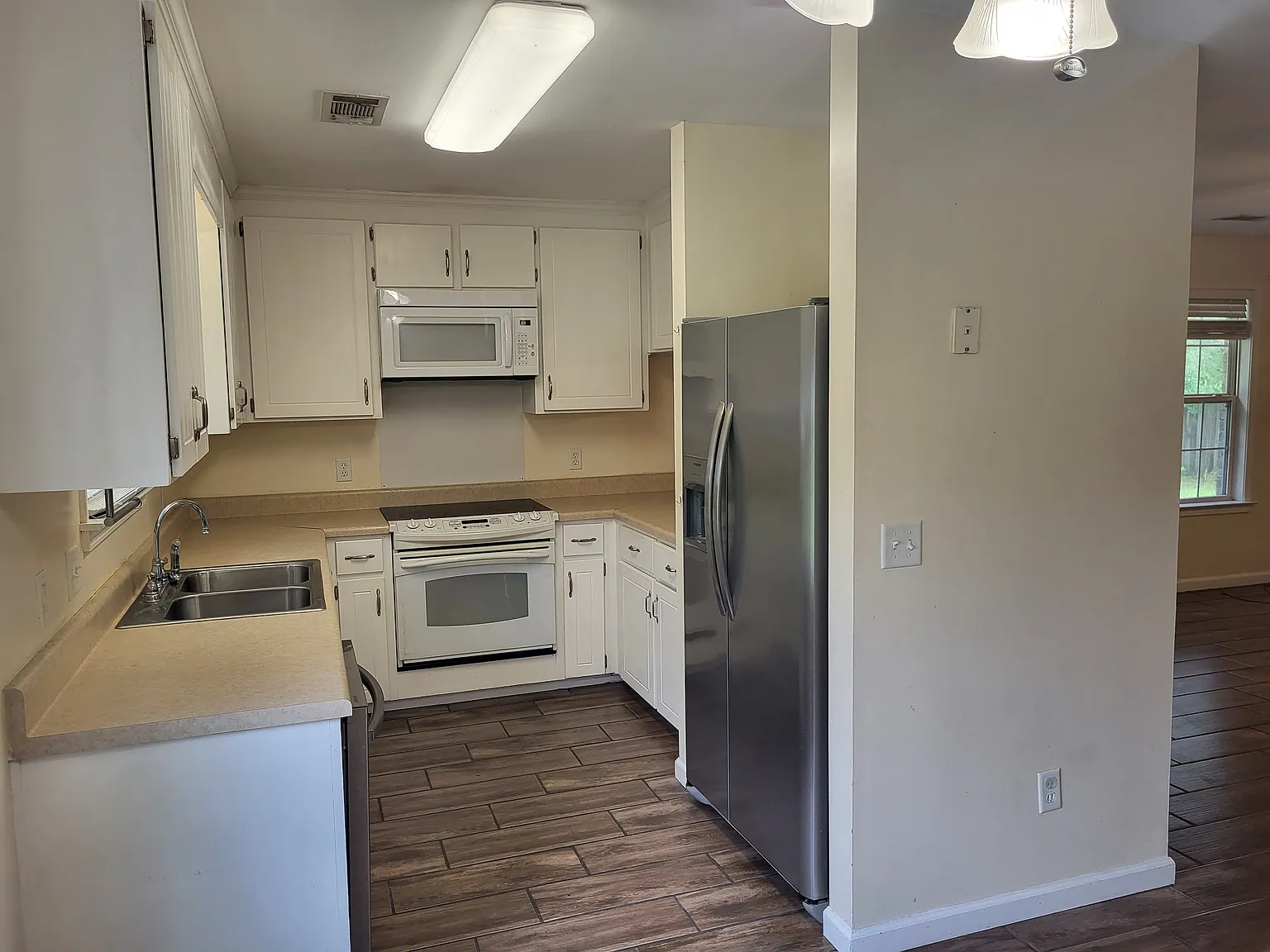3 bed, 1250 sqft, $1,200 — Photo 4