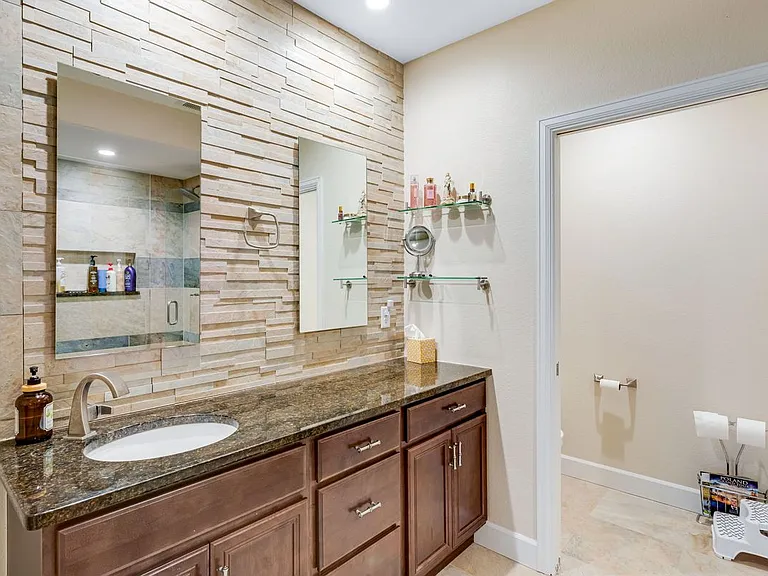 2068 Cutting Horse Dr — Photo 35