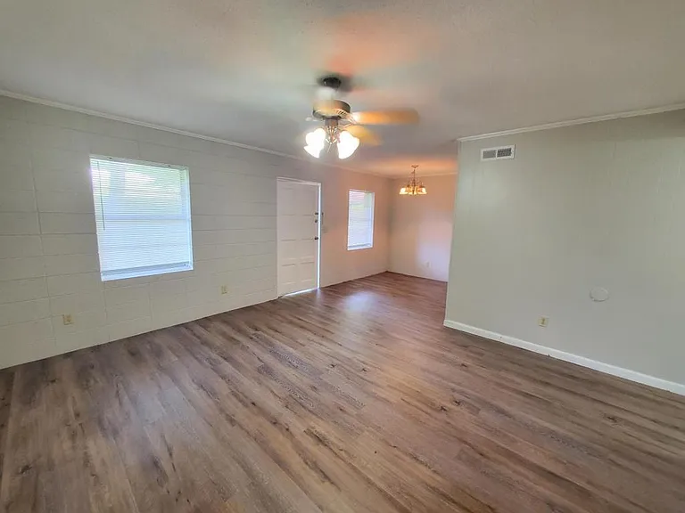 110 Gibson St #4 — Photo 14