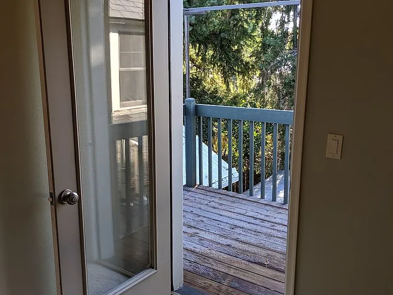 246 Jefferson Pl — Photo 15