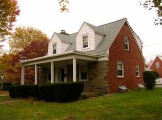 974 Edgewood Dr, Springfield, PA 19064