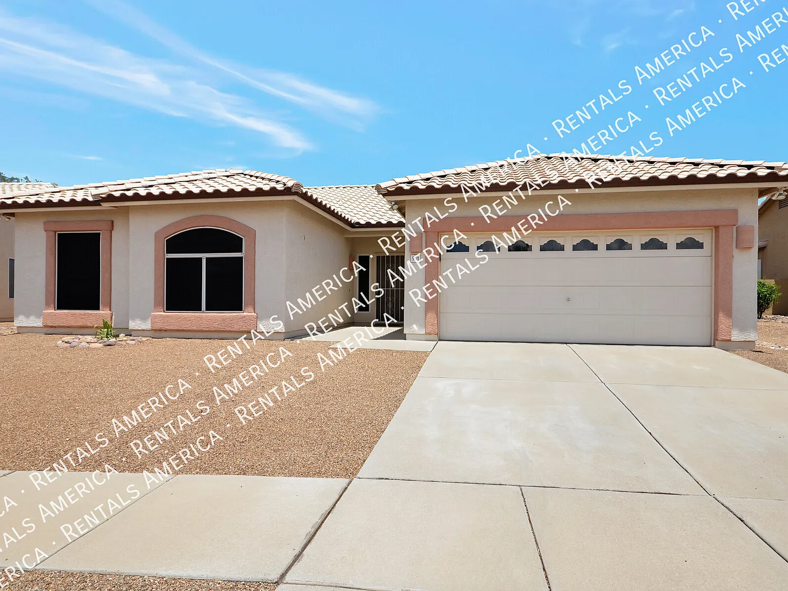Like New in Rita Ranch! Available Immediately — Photo 2
