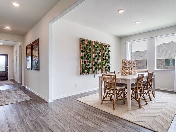 3rd image of 4936 Ascot Way