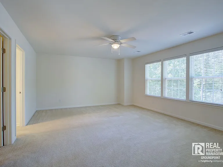 104 Elliot Creek Ln — Photo 11