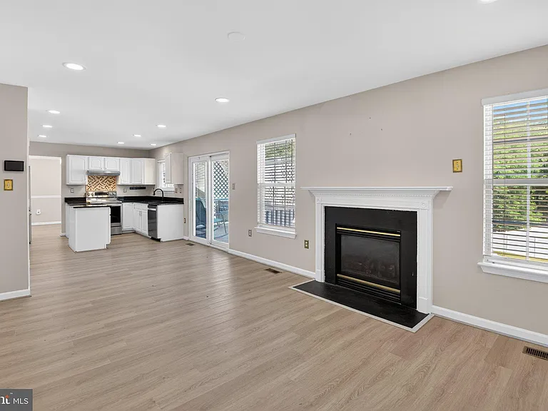 4315 Castletower Ct — Photo 10