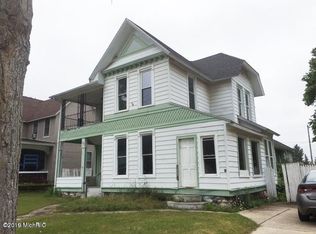 218 W Slosson Ave, Reed City, MI 49677