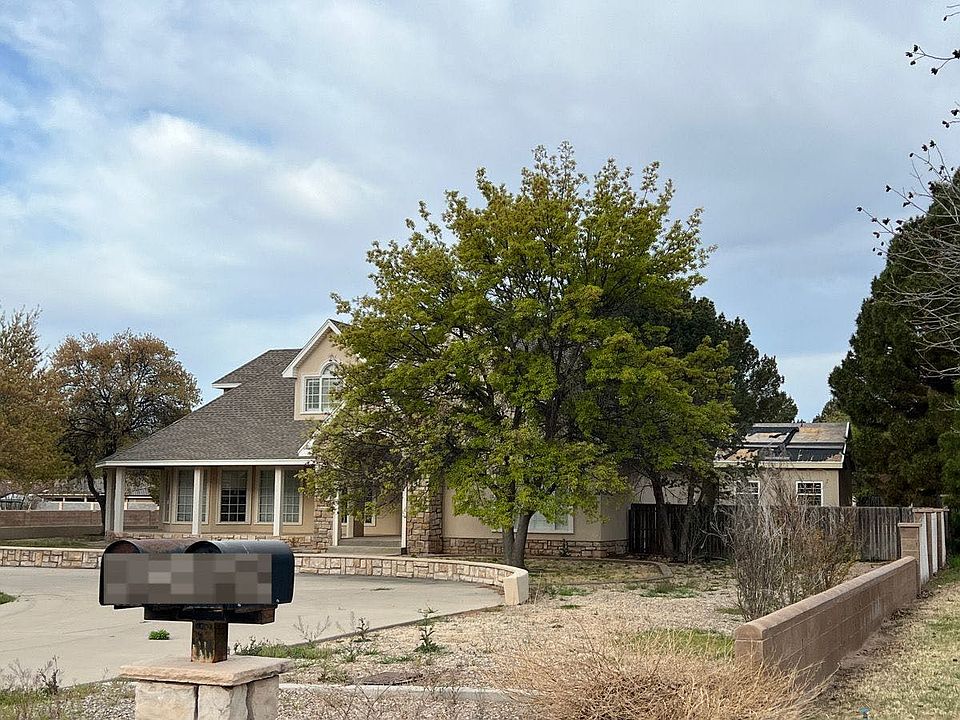 2nd image of 1415 N Guadalupe St