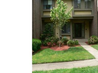 2192 Glencourse Ln, Reston, VA 20191