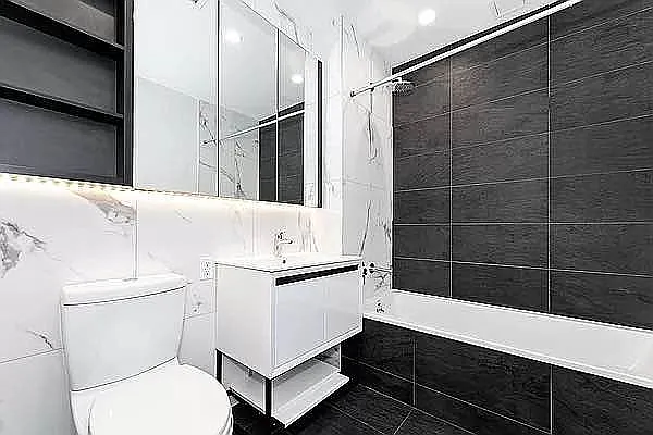 Rented by Tapiro Realty | media 28