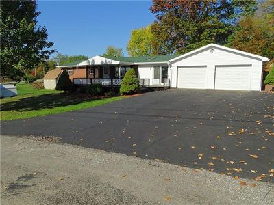 1101 Maughan Ln, New Stanton, PA, 15672