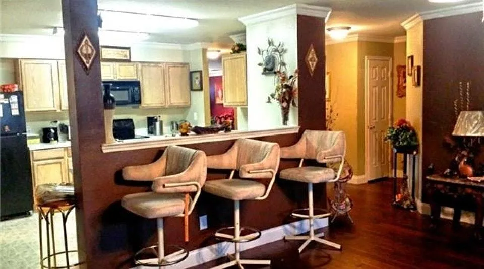 4 bed, 2.5 bath, 3178 sqft, $2,825 — Photo 2