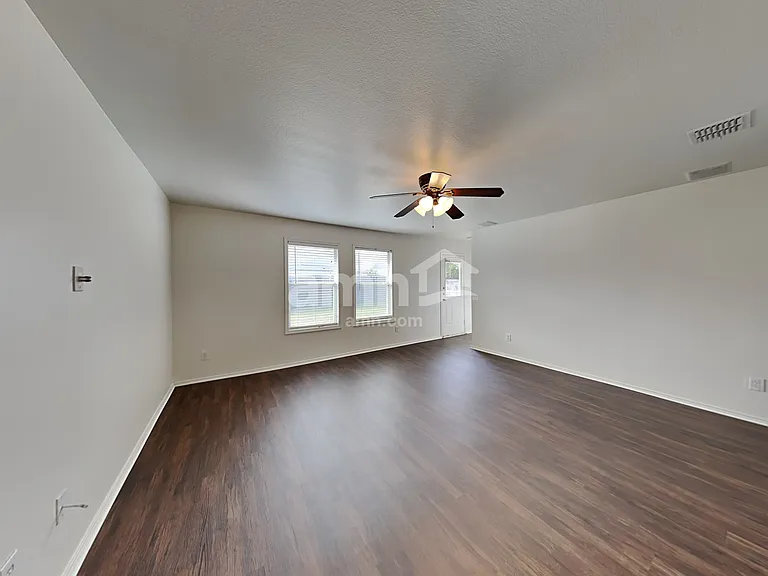 1101 Eagle Claw Dr — Photo 5