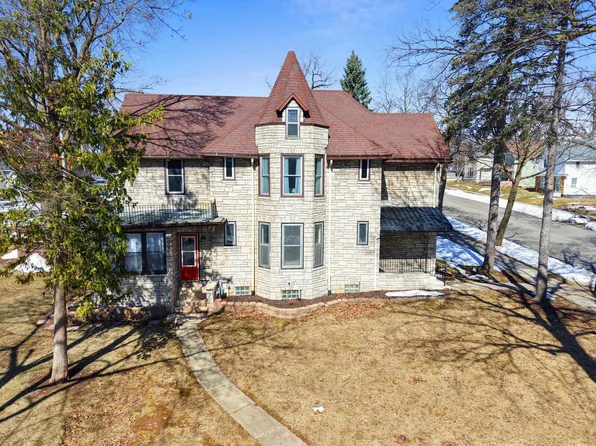 205 W 5th St, Kaukauna, WI 54130