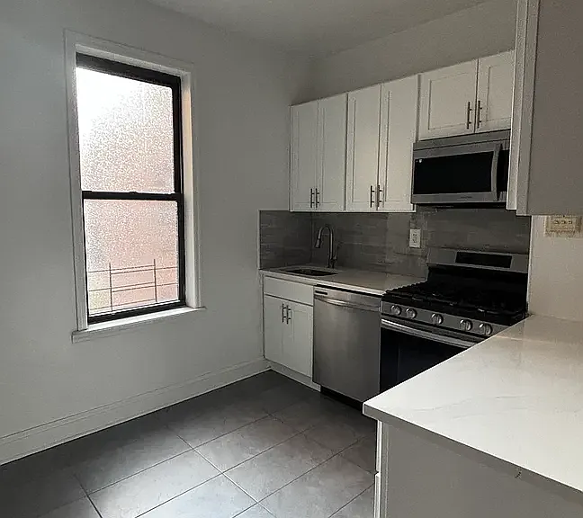 119-40 Metropolitan Ave #C3 — Photo 2