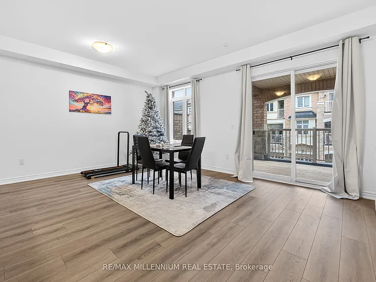 505 Dundas St E — Photo 18