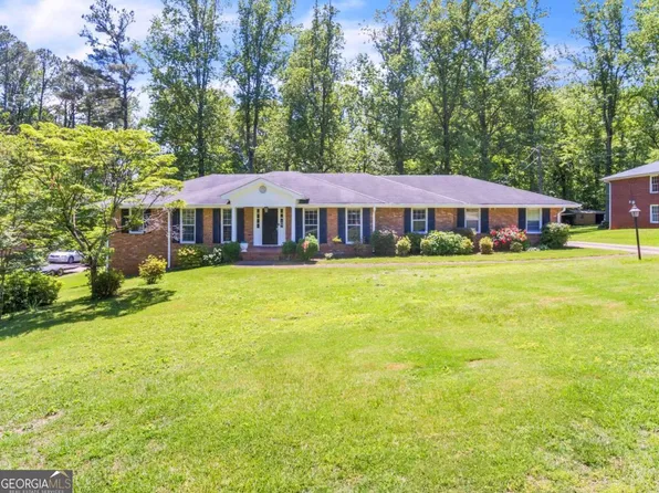 2938 Beechwood Dr, Lithia Springs, GA 30122