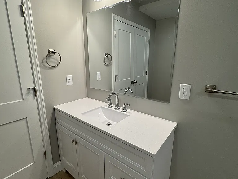 1407 E Market St #1 — Photo 4