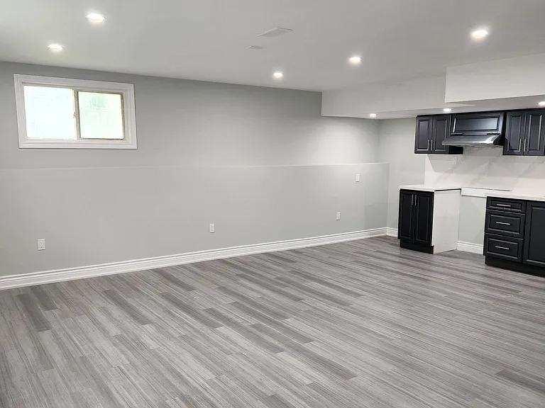 802 Cedarvale Dr #BASEMENT — Photo 9