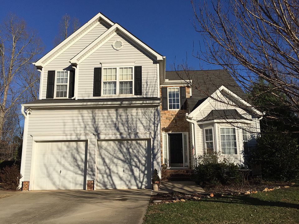 1st image of 2405 Summit Dr