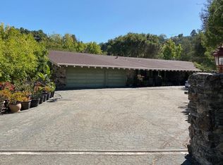 11000 Magdalena Rd, Los Altos Hills, CA 94024