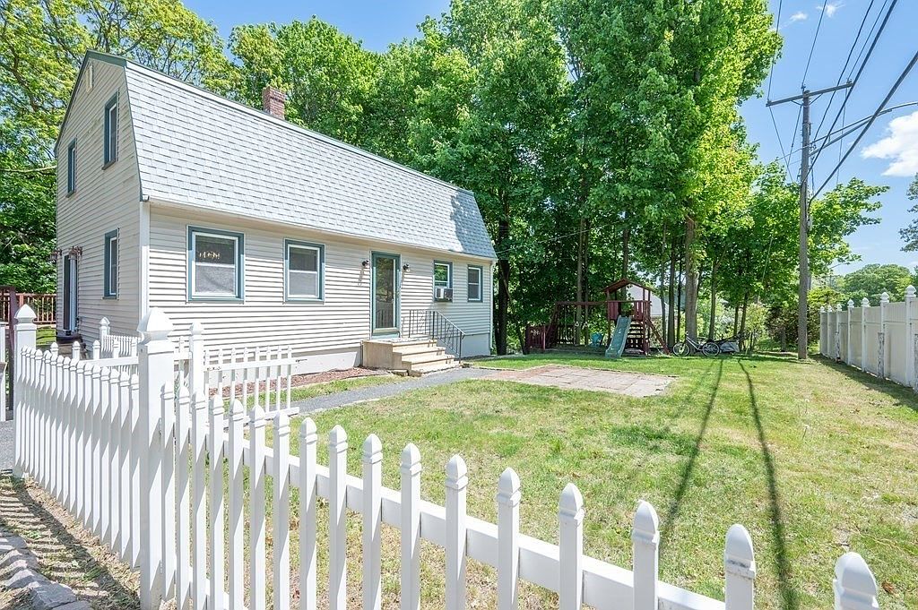 756 Grove St, Worcester, MA 01605 Zillow