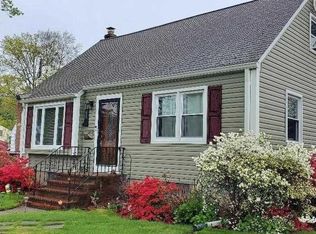 61 Morgan St, Bergenfield, NJ 07621