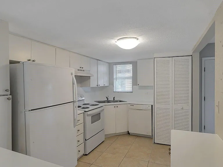 3760 NW 115th Ave #4 — Photo 9