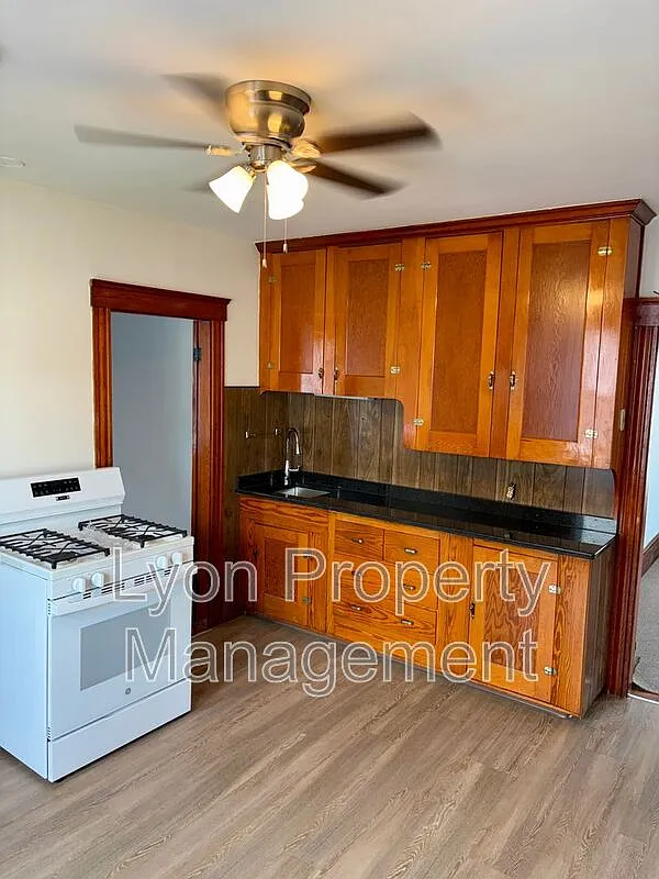 1 bed, 1.0 bath, $1,250 — Photo 2