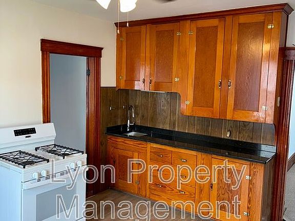5th image of 676 Grove St Unit 2F