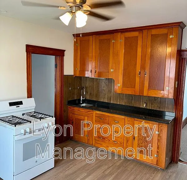 676 Grove St #2F — Photo 5