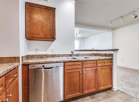 5th image of 330 Las Colinas Blvd #370