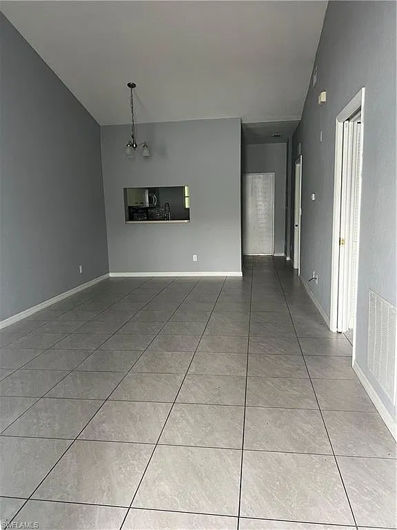 2 bed, 2.0 bath, 932 sqft, $1,350 — Photo 4