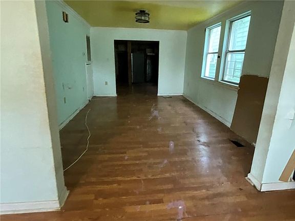 5th image of 2530 Cleveland Ave