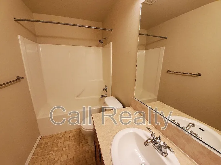 1814 N Arc St — Photo 13