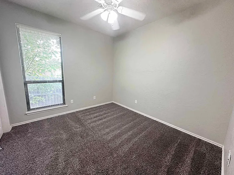 10000 Shadowview Dr — Photo 9