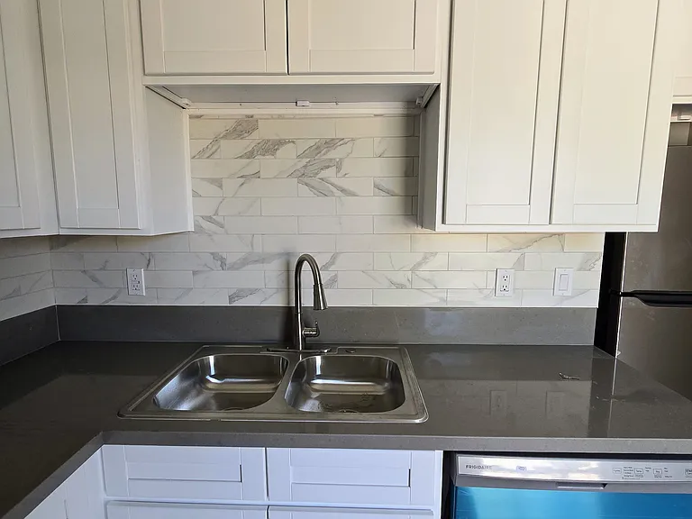 5623 W Myrtle Ave — Photo 9