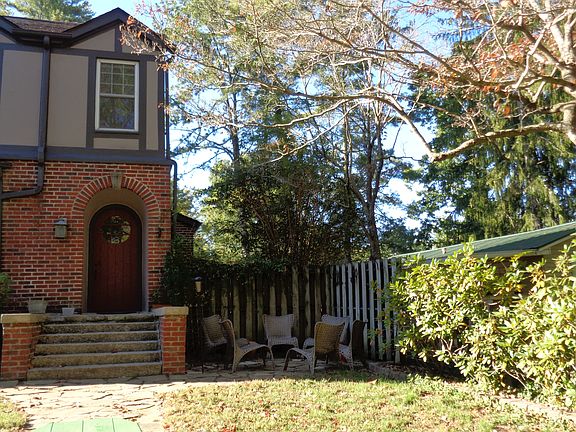 2nd image of 525 Buena Vista Ln