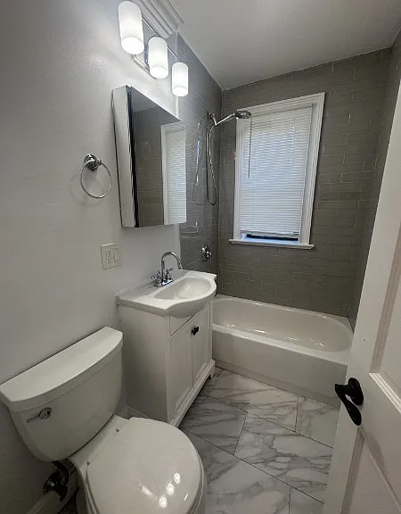 435 Walnut Ave #4 — Photo 1