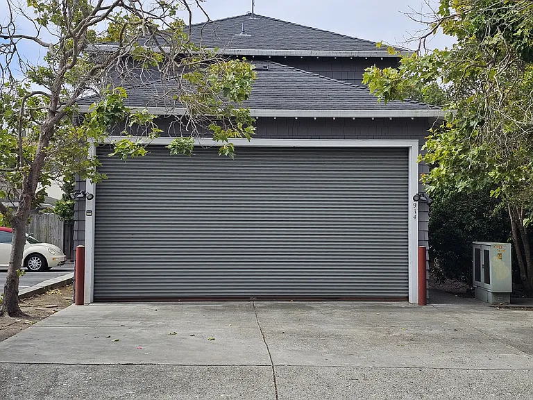 3914 Alameda Ave — Photo 1