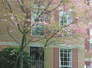 9002 Pickwick Village Ter, Silver Spring, MD 20901