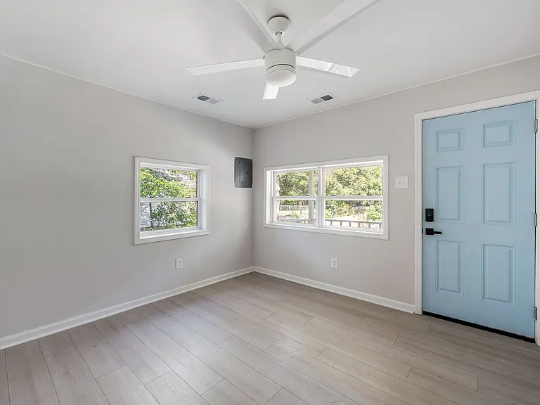 4673 Hassell Ave — Photo 4