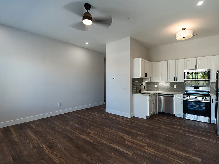 Seven 50 MLK — Photo 17