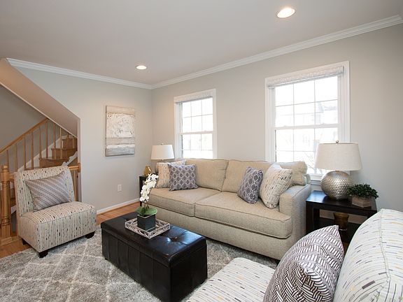 2nd image of 2924 Espana Ct