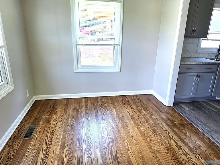 507 Redbud Dr NW — Photo 5