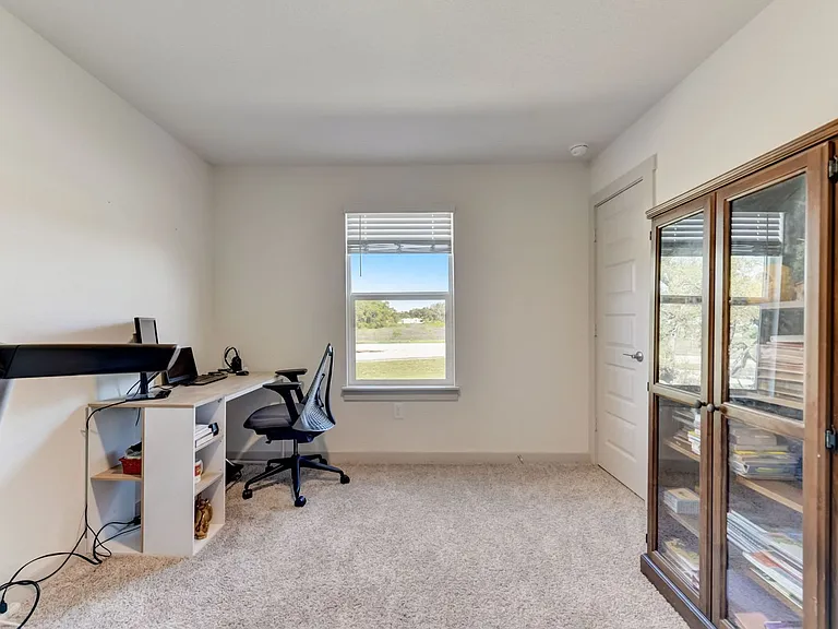 109 Cupreata Ln — Photo 33