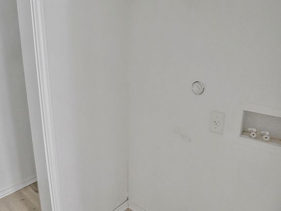4th image of 154 Olga St